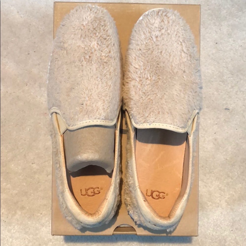 UGG Ricci shearling fuzzy sneakers